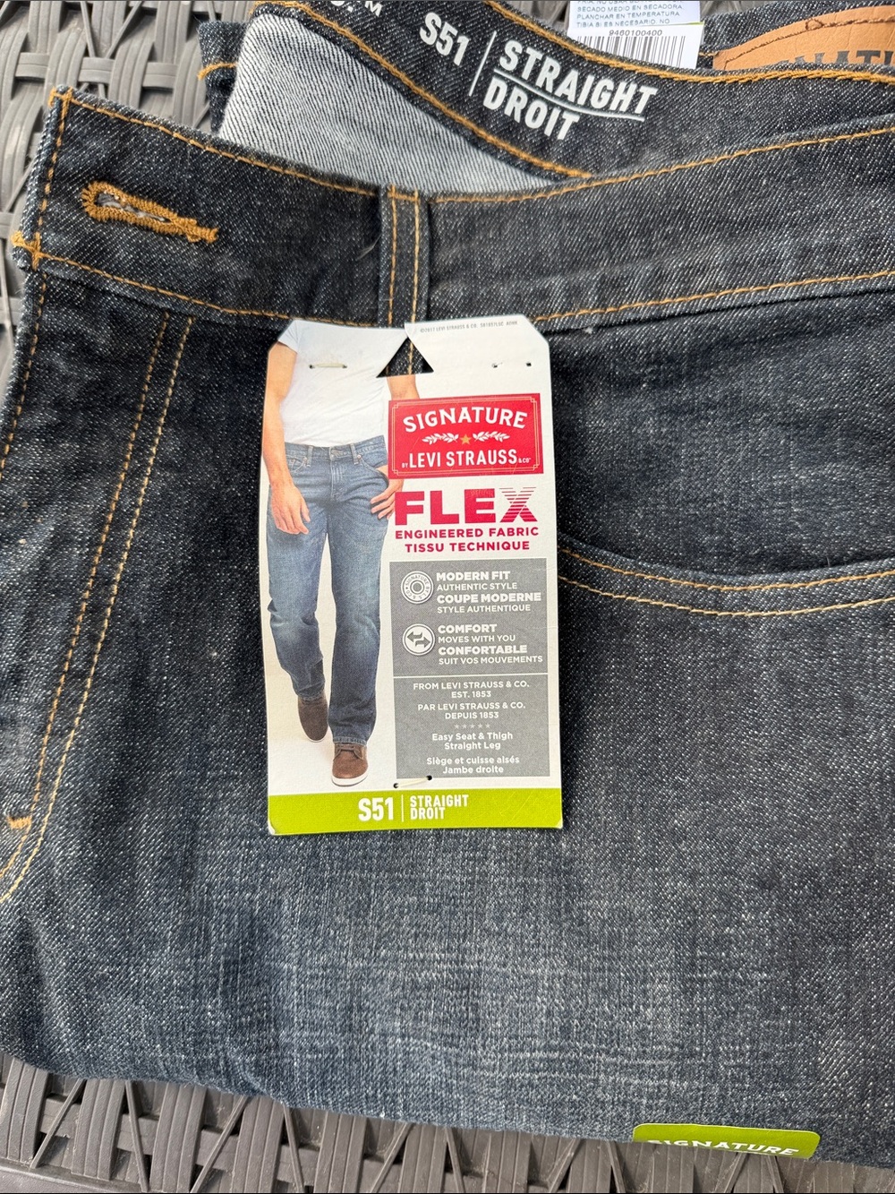 Levi's Straight Leg Jeans — Dark Indigo with Gold Stitching